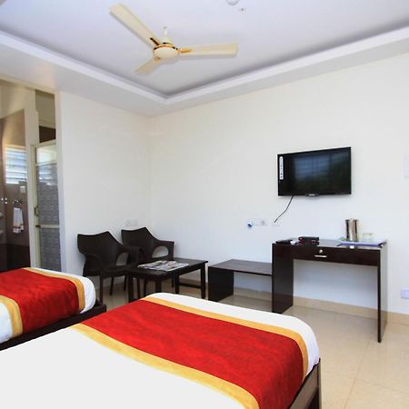 Bidadi Hotel O Sri Sai Residency מראה חיצוני תמונה