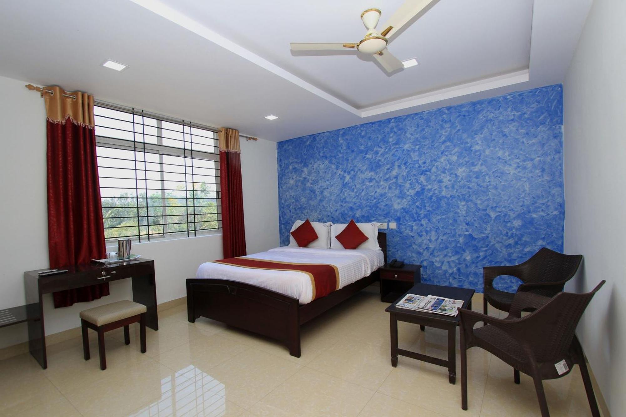 Bidadi Hotel O Sri Sai Residency מראה חיצוני תמונה