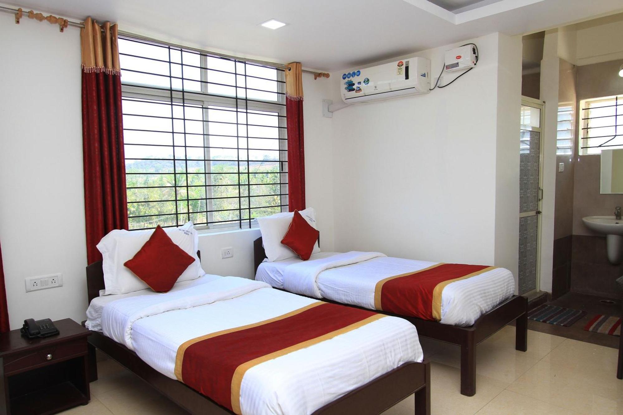 Bidadi Hotel O Sri Sai Residency מראה חיצוני תמונה